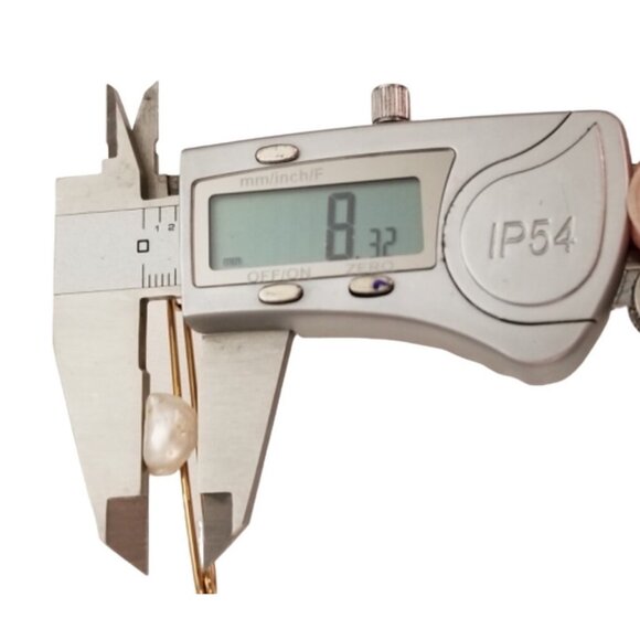 Gold Tone Baroque Chunky Pearl Safety Pin Brooch L59 - Picture 7 of 9